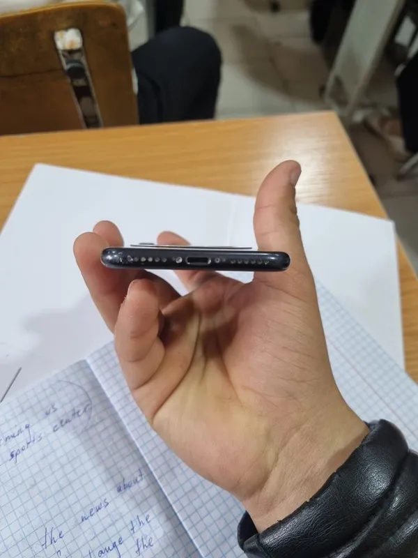 Iphone-7 LLA aybi ekrani singan cheti ishlashga halaqit bermaydi — фото 5