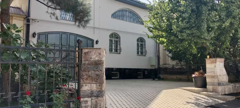 Сдаётся Евродом 7-соток на Центр Луначарский, Рублёвка богатый Лофт