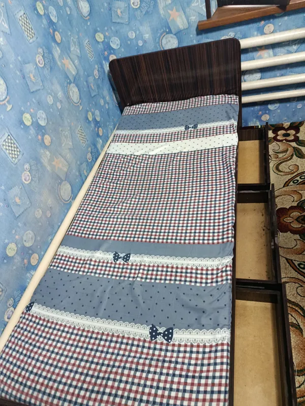 Продаётся кровать, состояние хорошее 2 Продаётся кровать, состояние хорошее 2