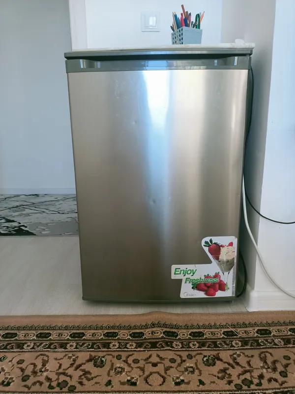 kup ishlatilmagan yangidek muzlatgich