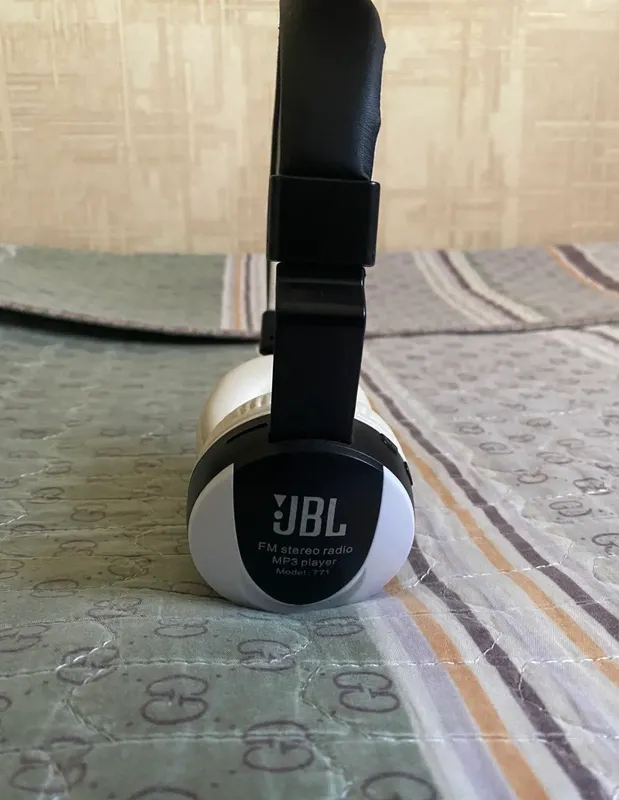 Наушник JBL 4