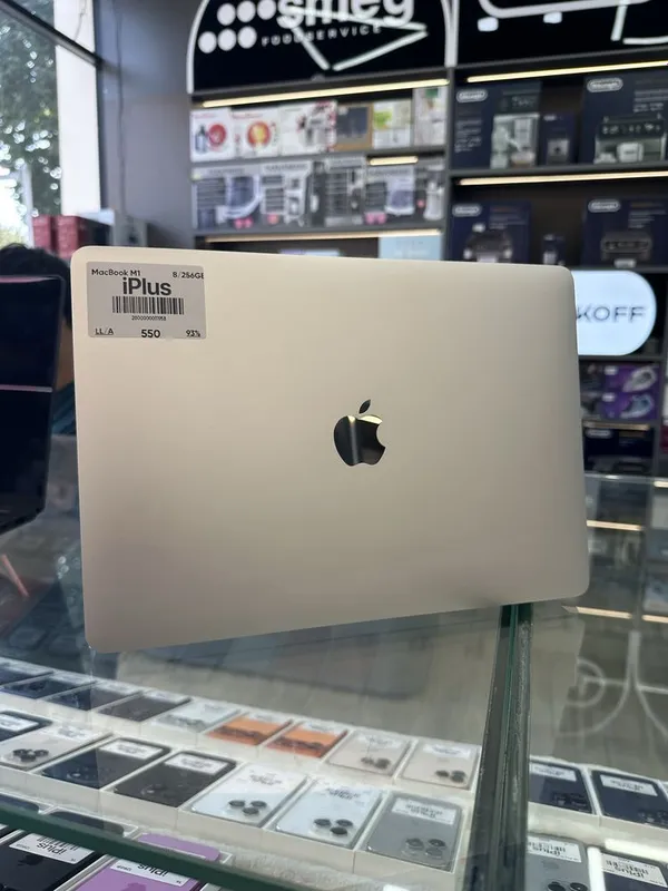 MacBook Air M1 8/256 1 MacBook Air M1 8/256 1