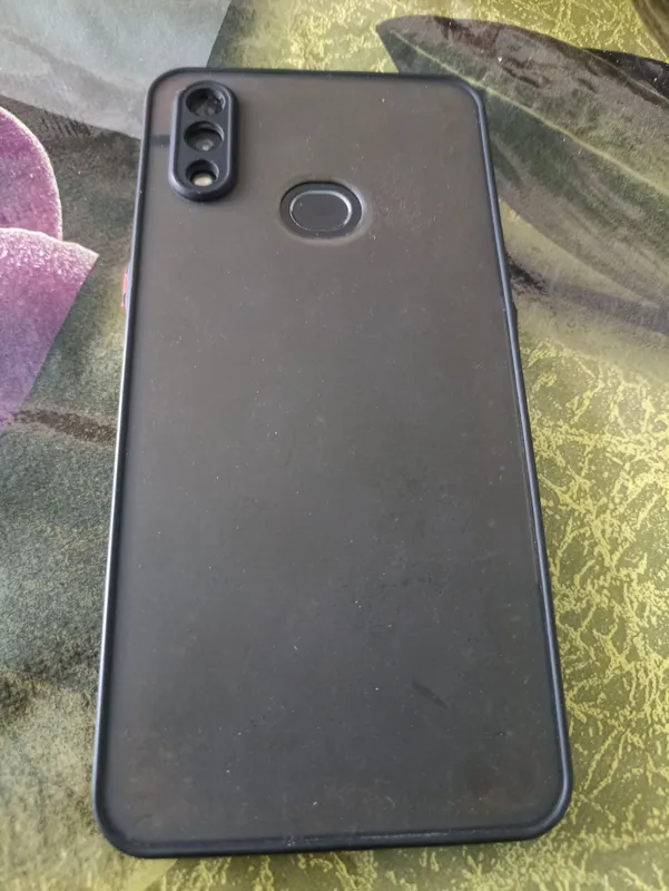 Samsung Galaxy S10 holati oʻrtacha Narxi 100.000 Samsung Galaxy S10 holati oʻrtacha Narxi 100.000