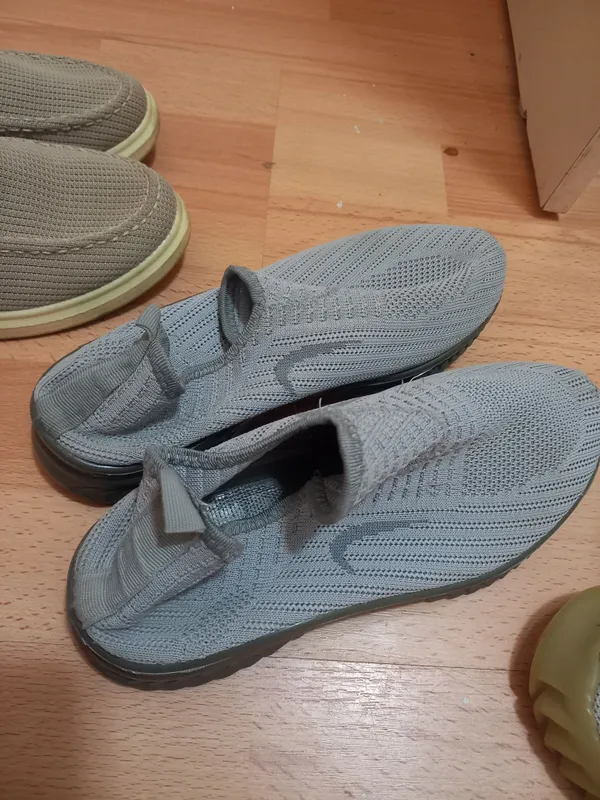 Макас кузга ва бахорга киядиган.10 ёшдан 12 ёшга булади.55 000 донаси