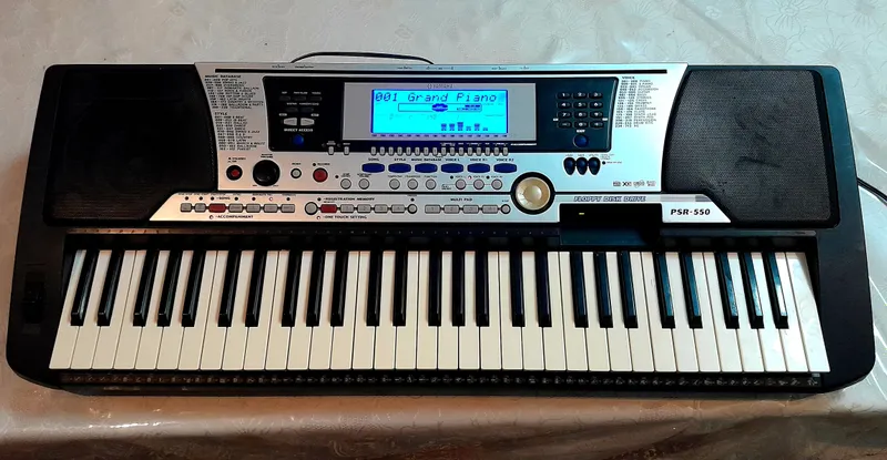 Yamaha PSR 550 1 Yamaha PSR 550 1