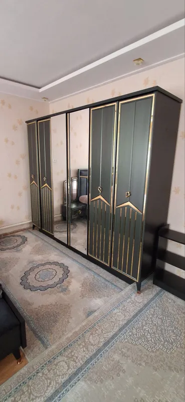 Продаётся спальный гарнитур 3