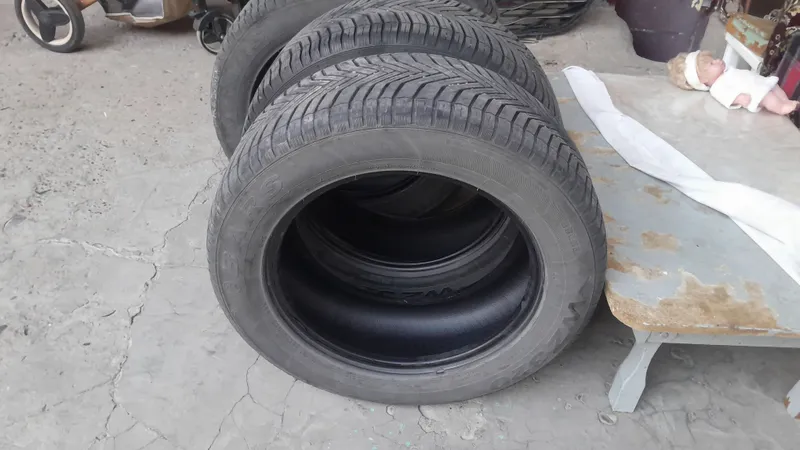 Малубо ва Трекр 2 га б/у 235/55 R 17 bars балон