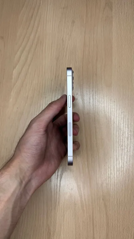 iPhone 13 2 iPhone 13 2