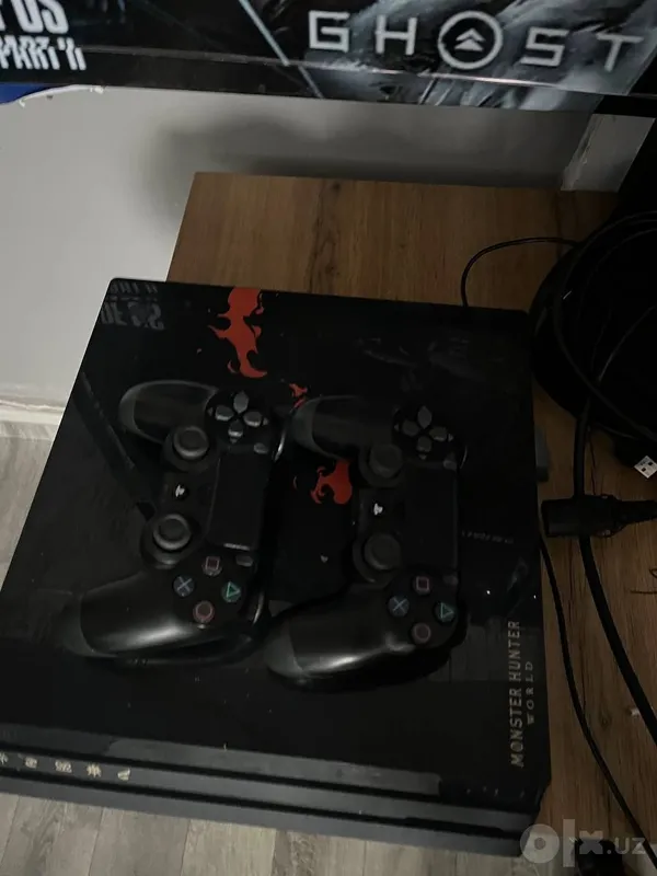 Play station 4 pro 3 Play station 4 pro 3