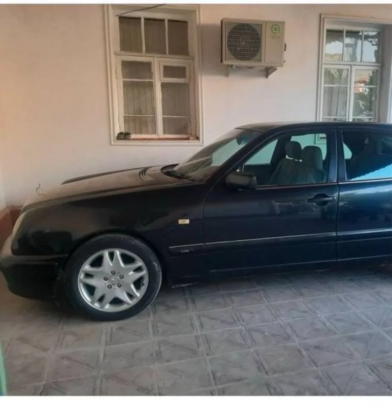 Продаётся Мерседес 210 кузов. 2