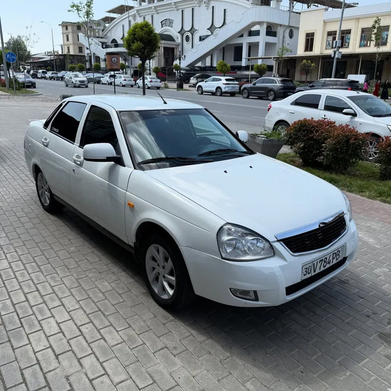 Lada PRIORA 2013