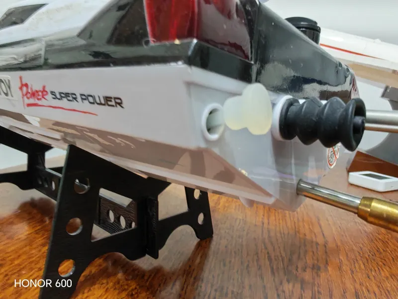 Катер на r/c / лодка на радиоуправлении / катер / hj 806 4 Катер на r/c / лодка на радиоуправлении / катер / hj 806 4