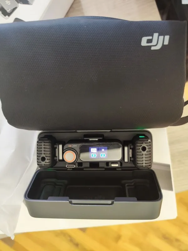Беспроводной микрофон DJI Mic 2 (2TX + 1RX + Charging Case) Оригинал 2 Беспроводной микрофон DJI Mic 2 (2TX + 1RX + Charging Case) Оригинал 2