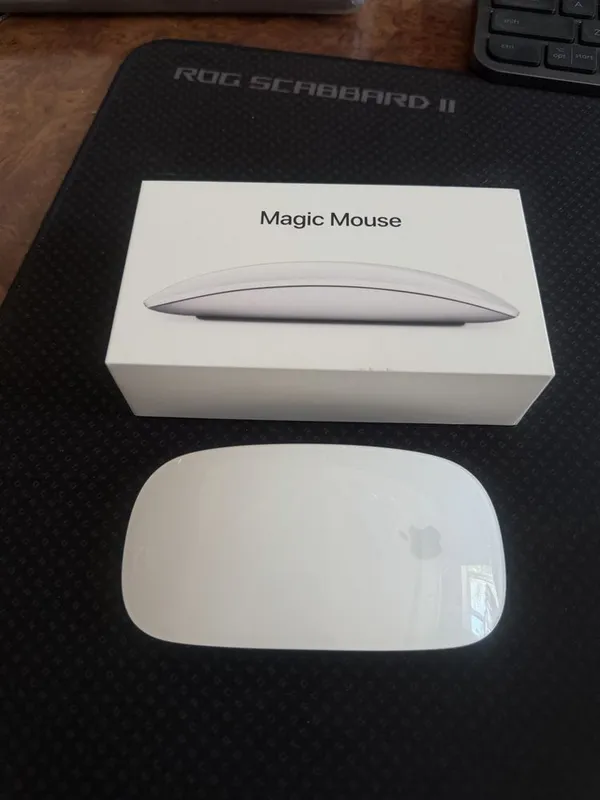 Apple Magic Mouse 2 — почти новая 1 Apple Magic Mouse 2 — почти новая 1