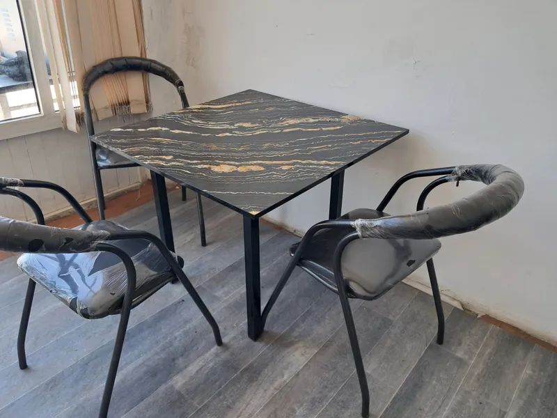 stol stulchalari bilan yangi kamplekt sotiladi
