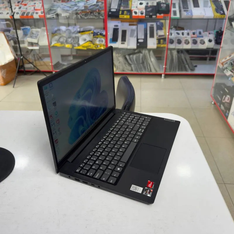 Lenovo AMD RYZEN 3 7320U 5500MHz ddr5 8/256 ssd holati ideal — фото 3