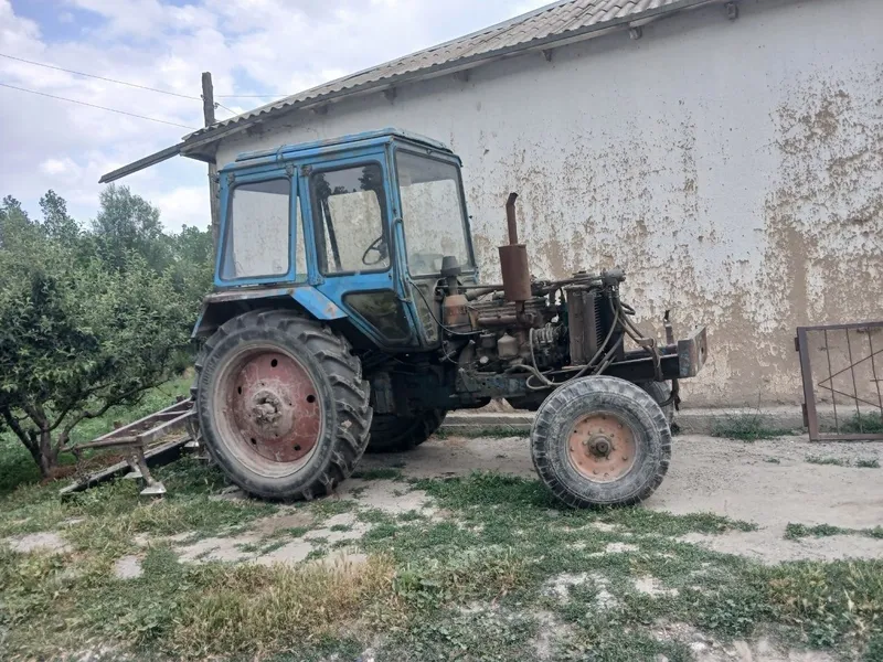Traktor sotiladi