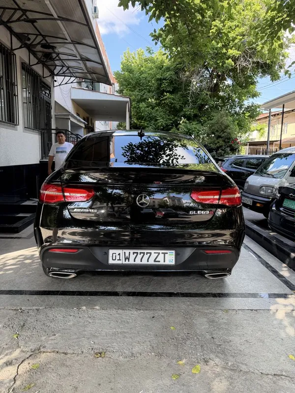 Мерсадес GLE 400 сотаман — фото 1
