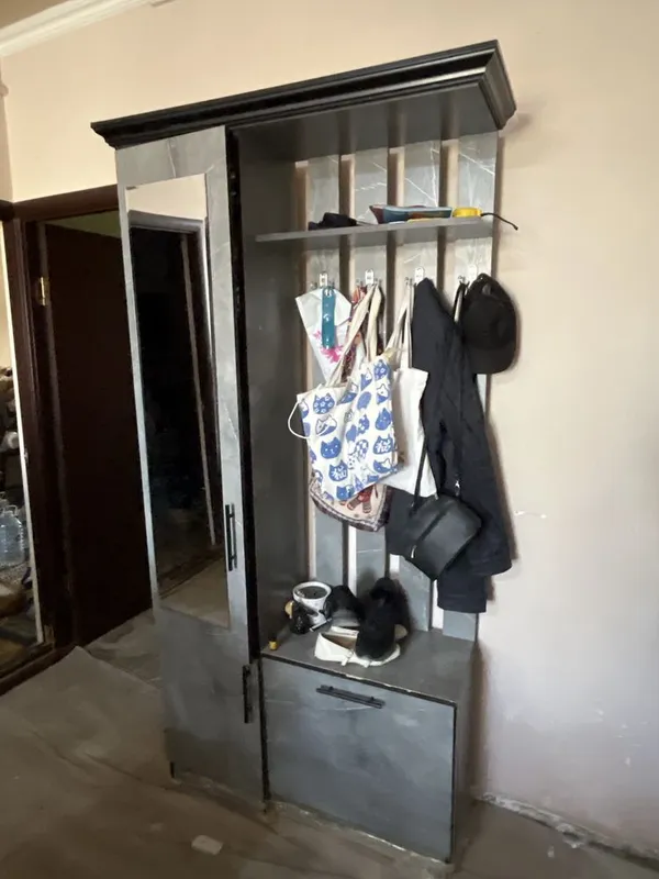 Шкаф в прихожую с зеркалом
