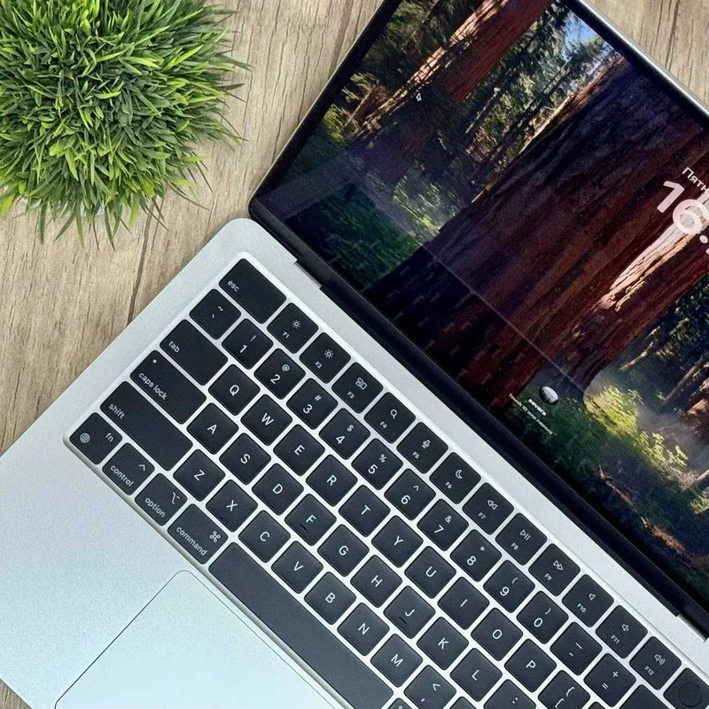 б/у MacBook Air 13” M4 / 16Gb / 256 Gb Starlight 1 б/у MacBook Air 13” M4 / 16Gb / 256 Gb Starlight 1