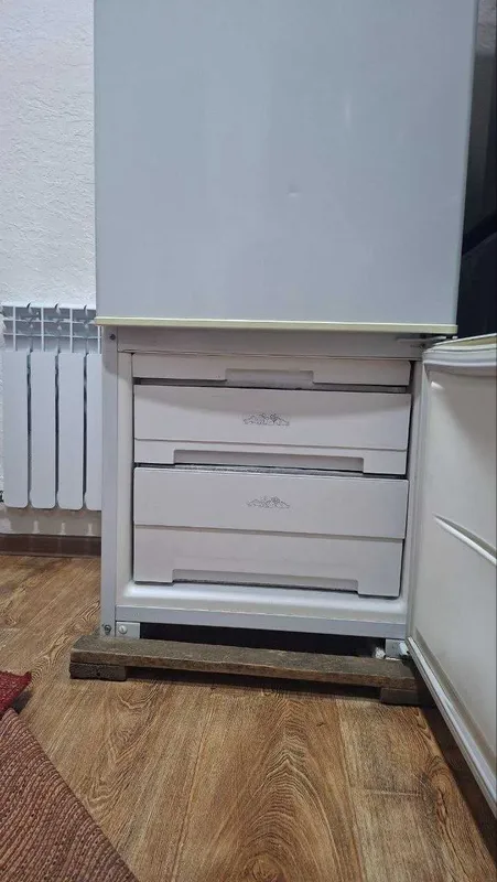 Холодилник БРЮСА 2