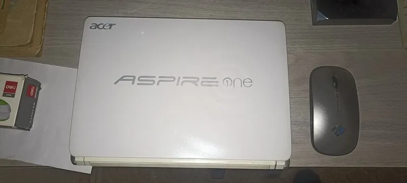 Продаю нетбук Aspire One D257 и беспроводную мышку G46 1 Продаю нетбук Aspire One D257 и беспроводную мышку G46 1