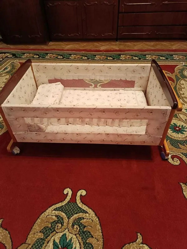Продаётся кроватка качалка
