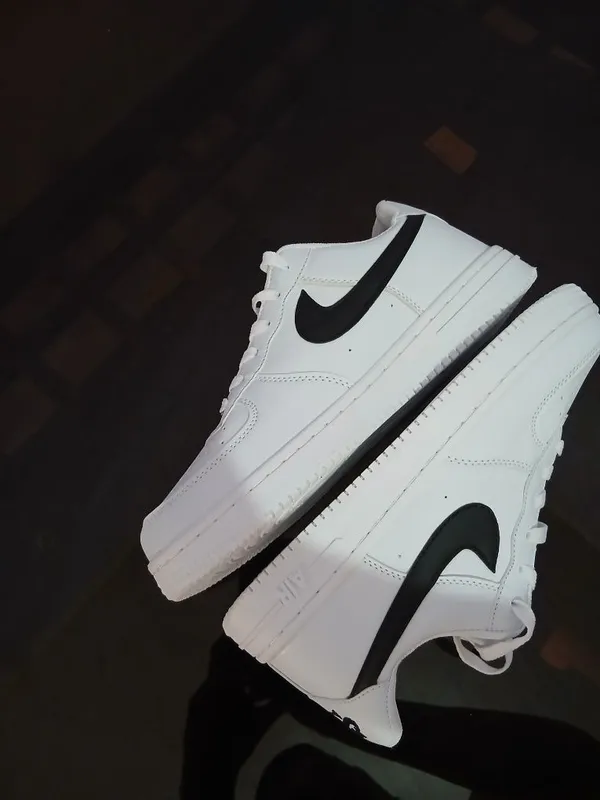 Nike Air krasofka va Baggy shim 3 Nike Air krasofka va Baggy shim 3