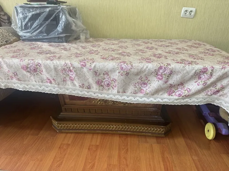 Mebel kreslo 2 ta kichik 1 ta katta 1 ta stol — фото 1