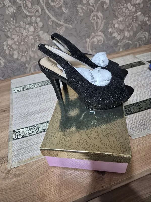 Продам кожанные басаножки Новые