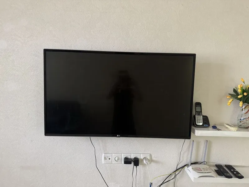 Продам телевизор 42 LG smart