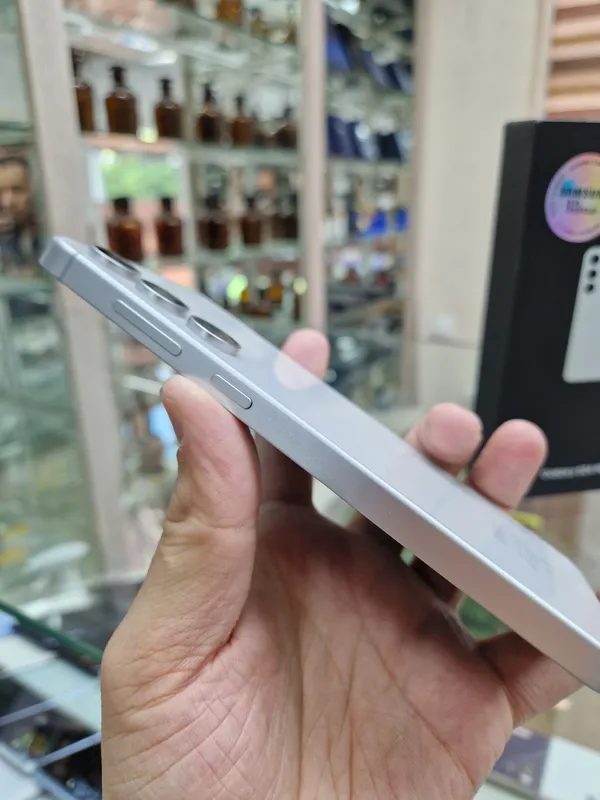 Samsung S24fe 5G 3