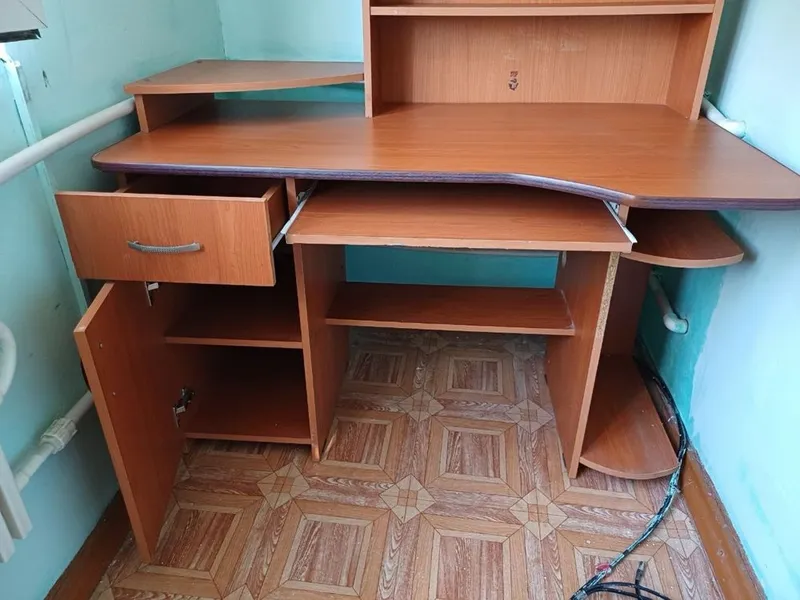 Компьютерный стол б/у 1