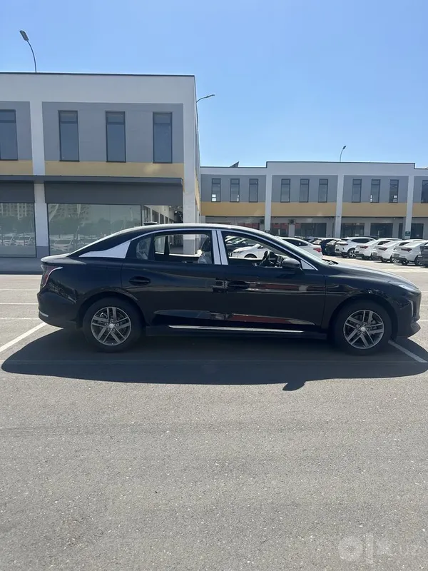 Hongqi e-qm 5 500km запасход 2025-ийл 3 Hongqi e-qm 5 500km запасход 2025-ийл 3
