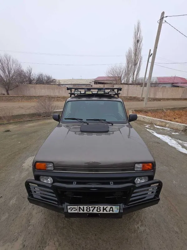 Mashin satiladi Niva