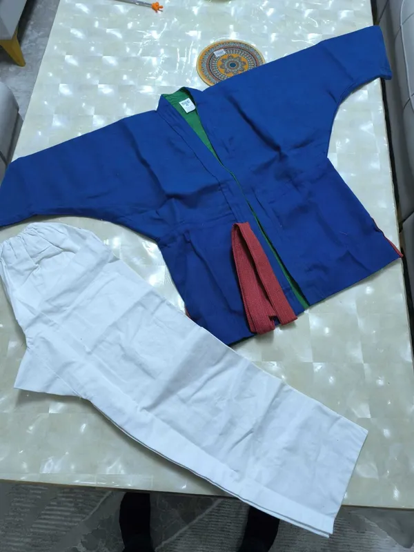 Sport kiyimi. Qol jangi sporti uchun kiyim — фото 1