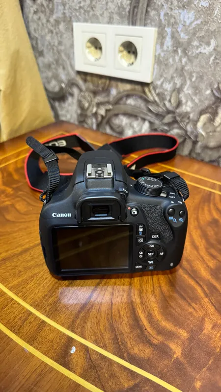 Canon EOS 1200D EF-S 18-55mm 3 Canon EOS 1200D EF-S 18-55mm 3