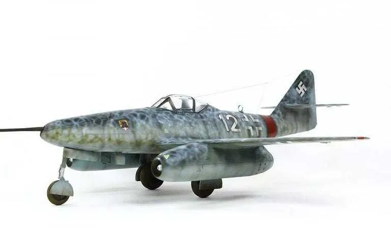 Сборная модель самолета Мессершмитт Me.262 A-1a (1/48, HobbyBoss) 3