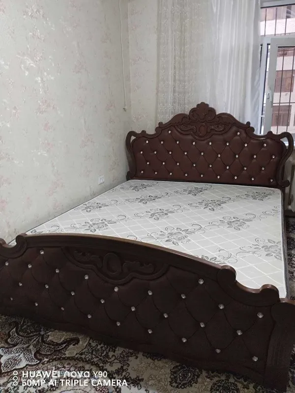 Двухспальная кровать