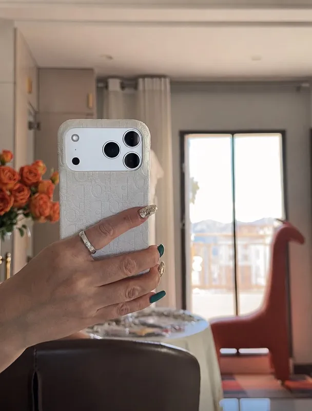 Чехол для iPhone в стиле Dior 2