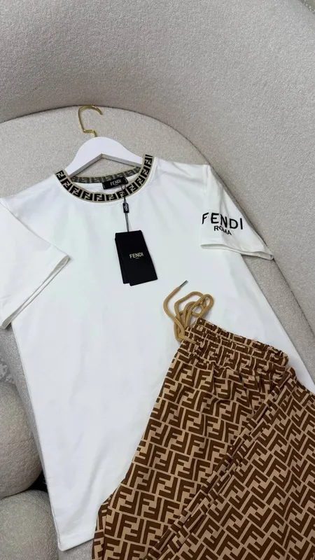 Fendi — фото 1