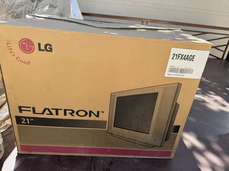 Новый телевизор LG FLATRON 21’