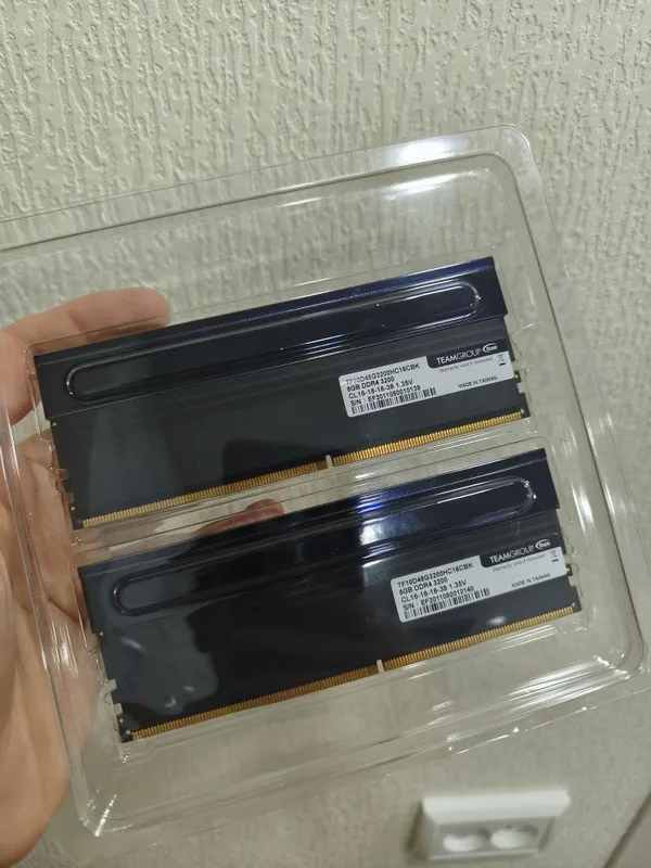 DDR4 16gb T-Force Xtreem ARGB 4 DDR4 16gb T-Force Xtreem ARGB 4