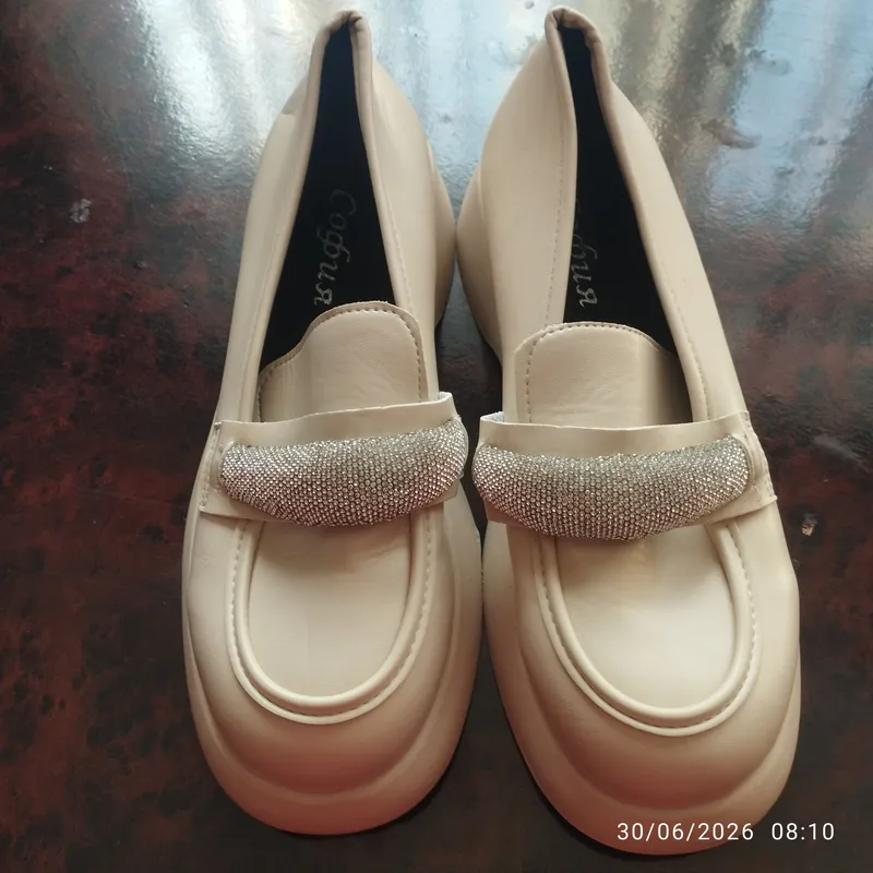 Sofiya brendi razmeri 38 , yangi 250.000