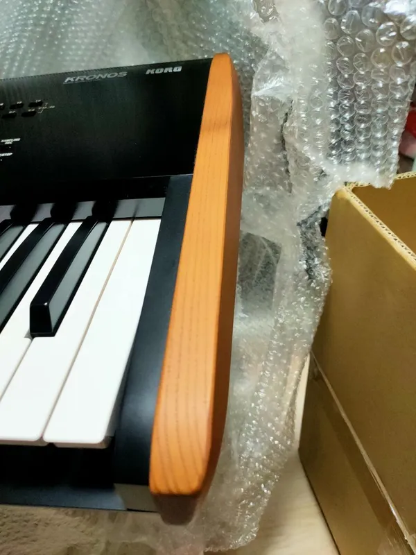 Korg kronos 2 yangi xolatda