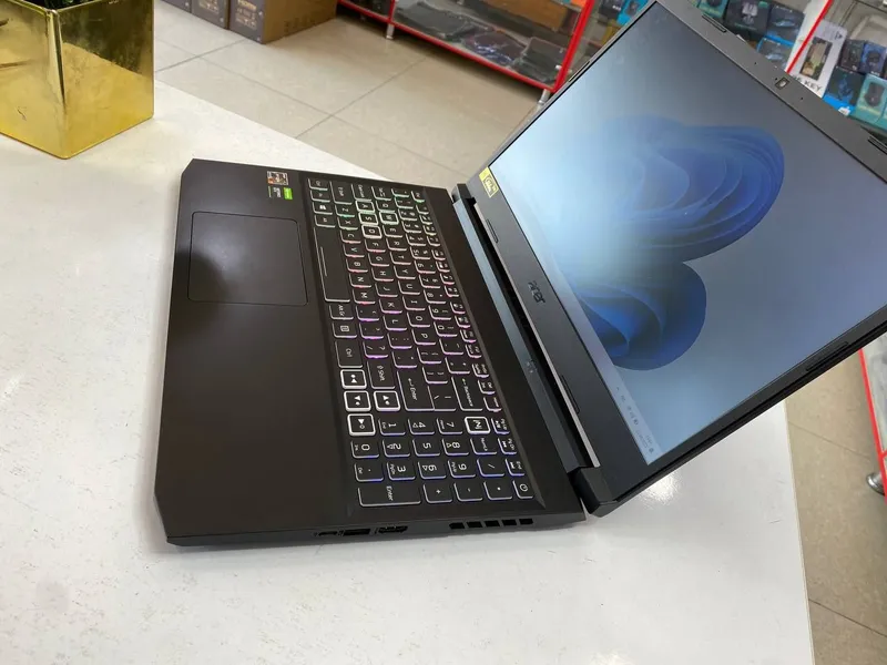 #ACER NITRO Ryzen 7, 6