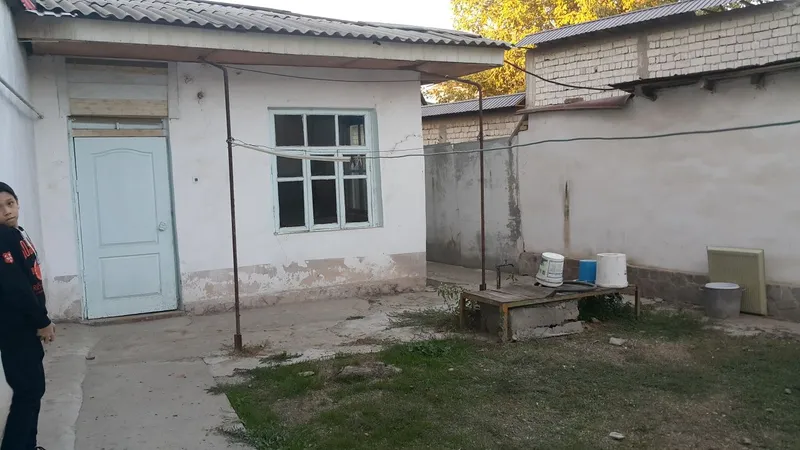 Продажа земельного участка с домом — фото 1