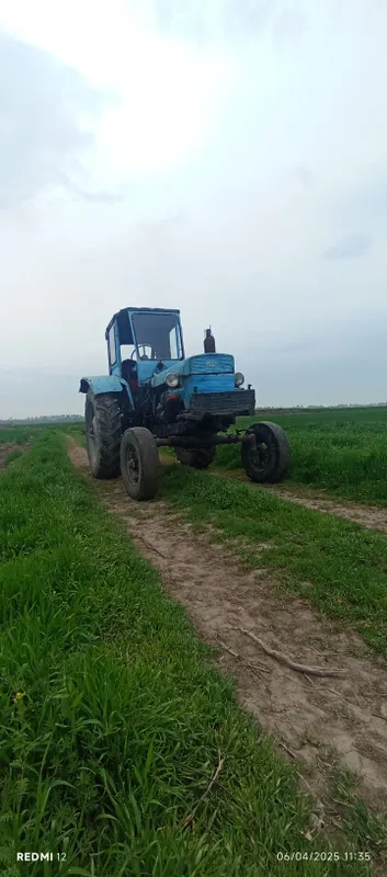 Traktr 28 sotiladi Zapchasga dakumemtlat Bor