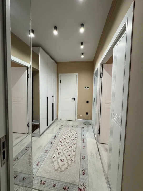 3 xonali kvartira, 80 m2, Yakkasaroy 10