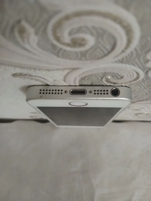Iphone se 2016 Silver 64GB 3 Iphone se 2016 Silver 64GB 3